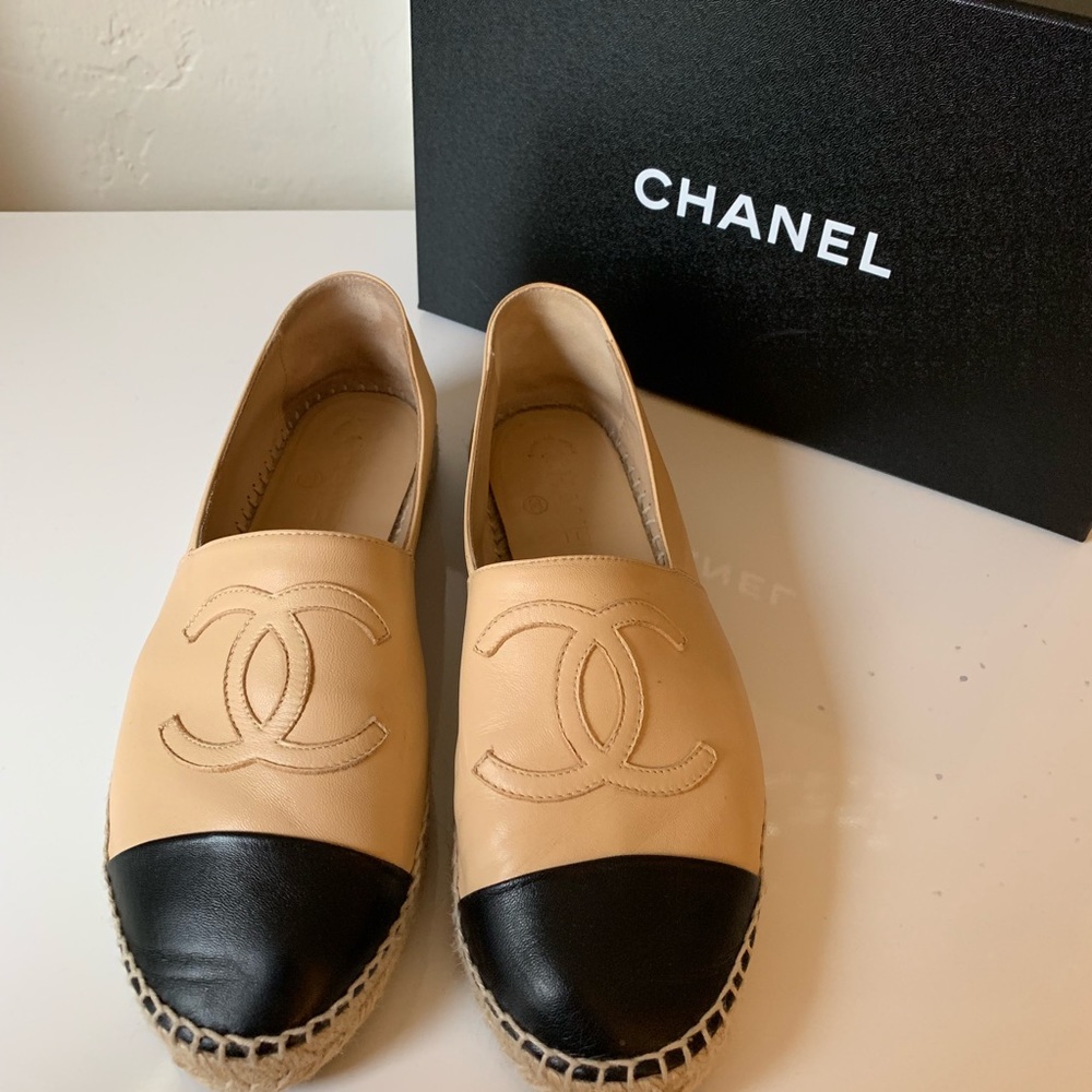 CHANEL beige and black espadrilles 39